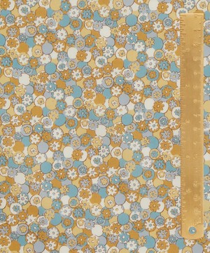 Liberty Fabrics - Polka Daisy Tana Lawn™ Cotton image number 4
