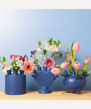 Heinen Delfts Blauw - KLEI Large Tulip Vase on Legs Blue image number 1