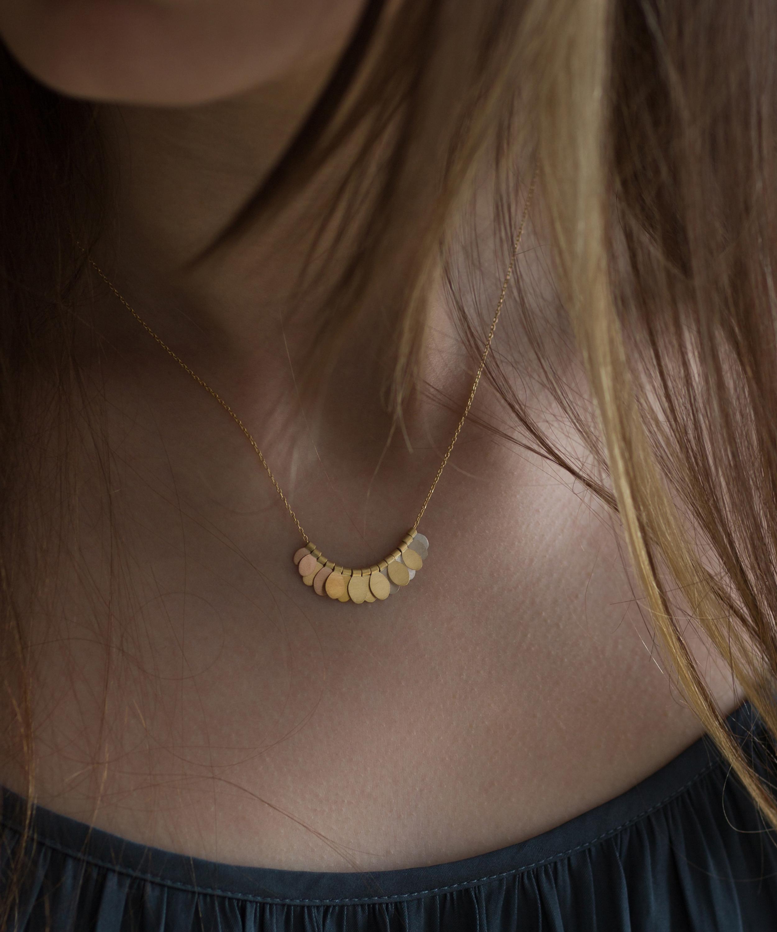 Sia Taylor - 18ct-24ct Gold Tiny Songbird Arc Necklace image number 1