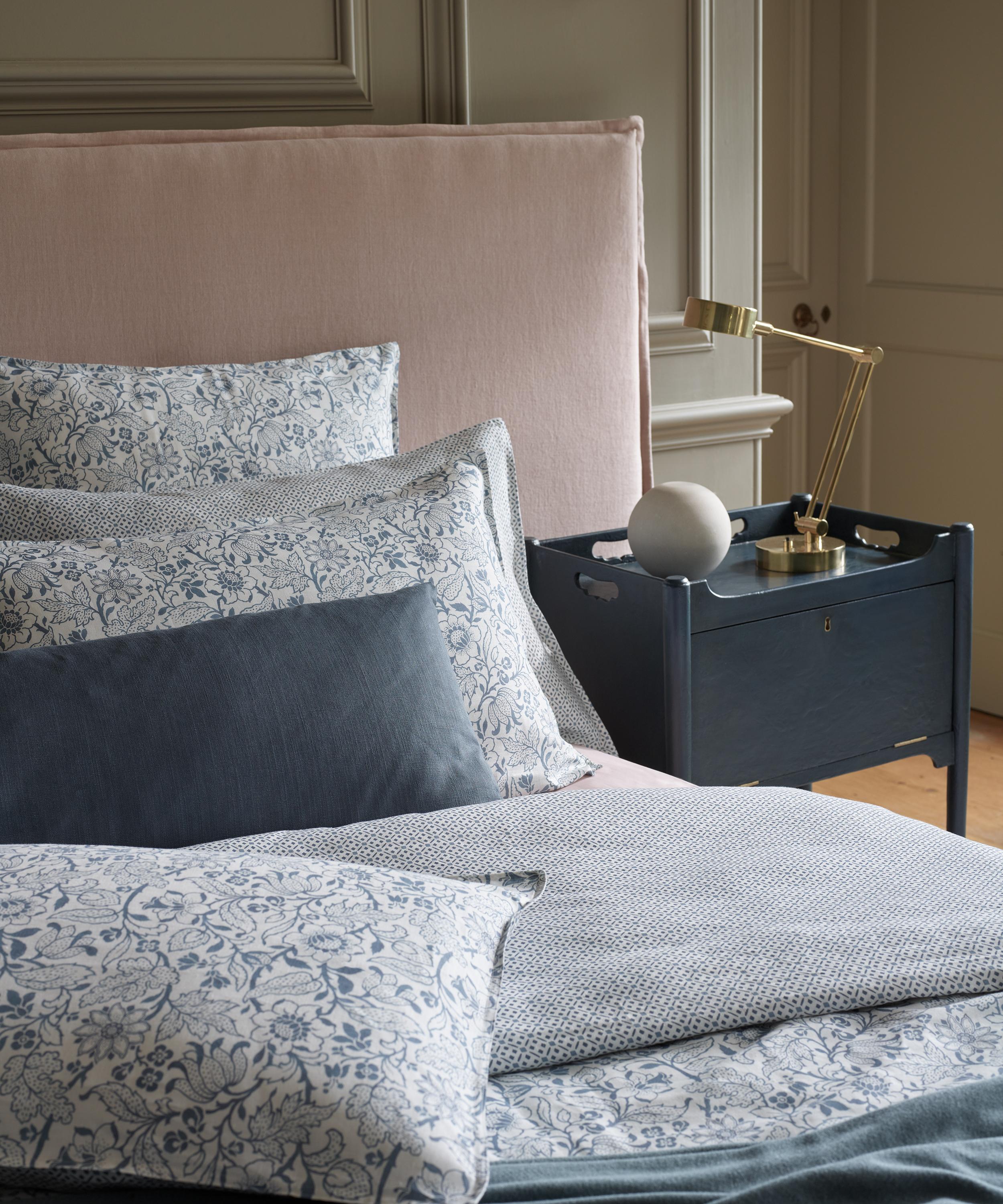 Liberty - Emery Linen King Duvet Cover Set image number 4