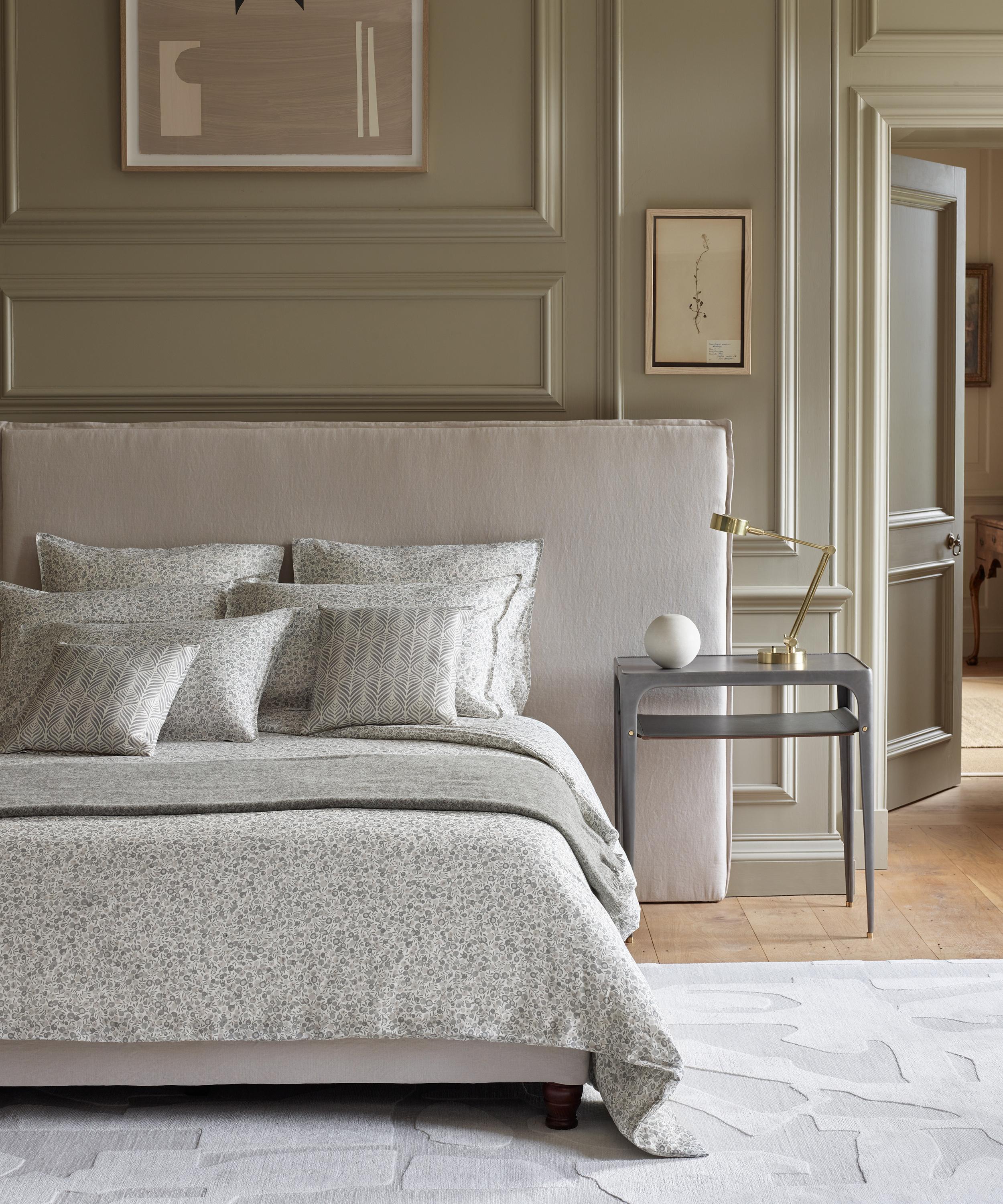 Liberty - Wiltshire Blossom Linen Double Duvet Cover Set image number 1
