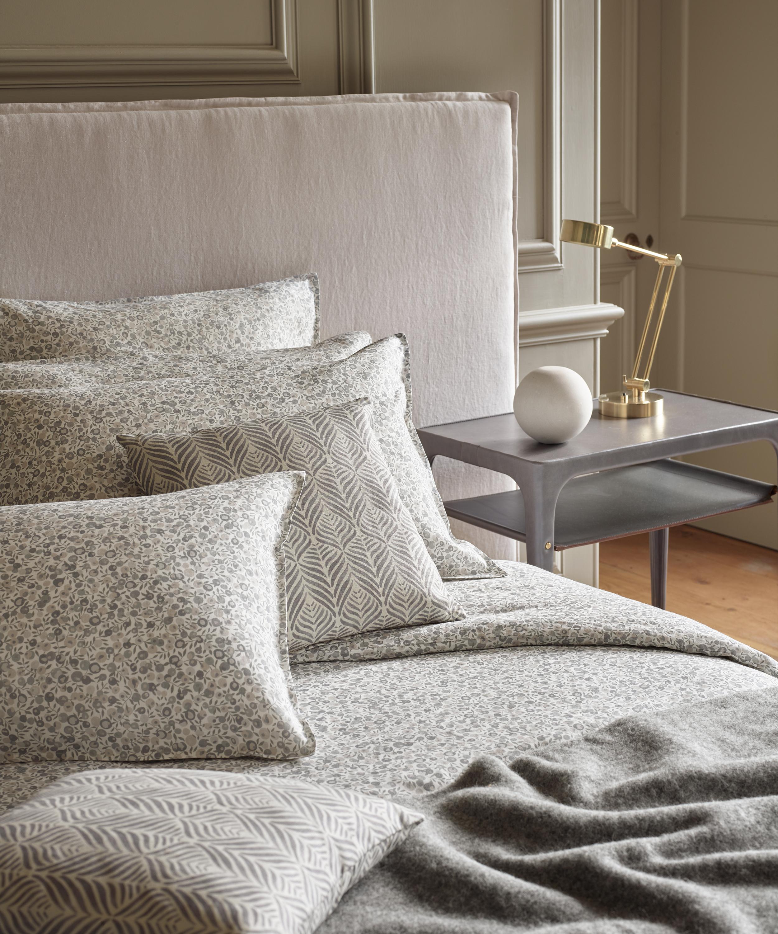 Liberty - Wiltshire Blossom Linen Double Duvet Cover Set image number 4