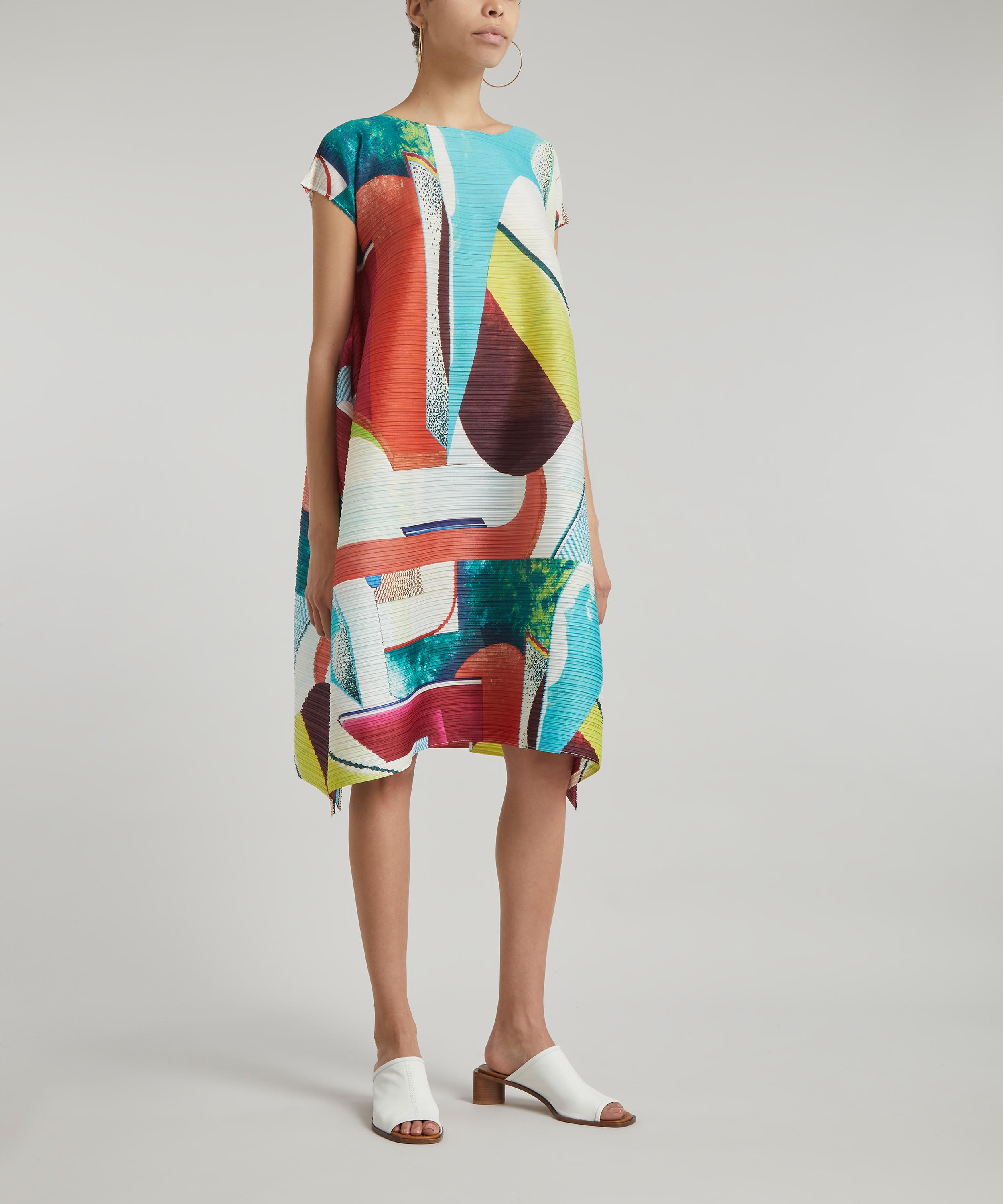 Pleats Please Issey Miyake - Pleated Pinwheel Dress image number 2
