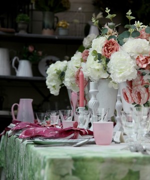 Summerill & Bishop - White Hydrangea Linen Tablecloth image number 1
