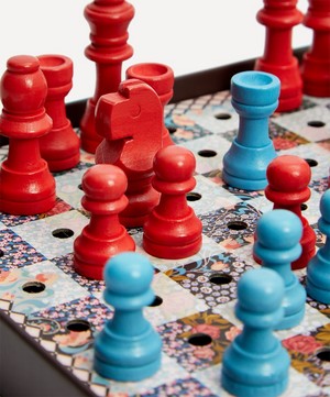 Liberty - Anita Peggable Chess Set image number 3