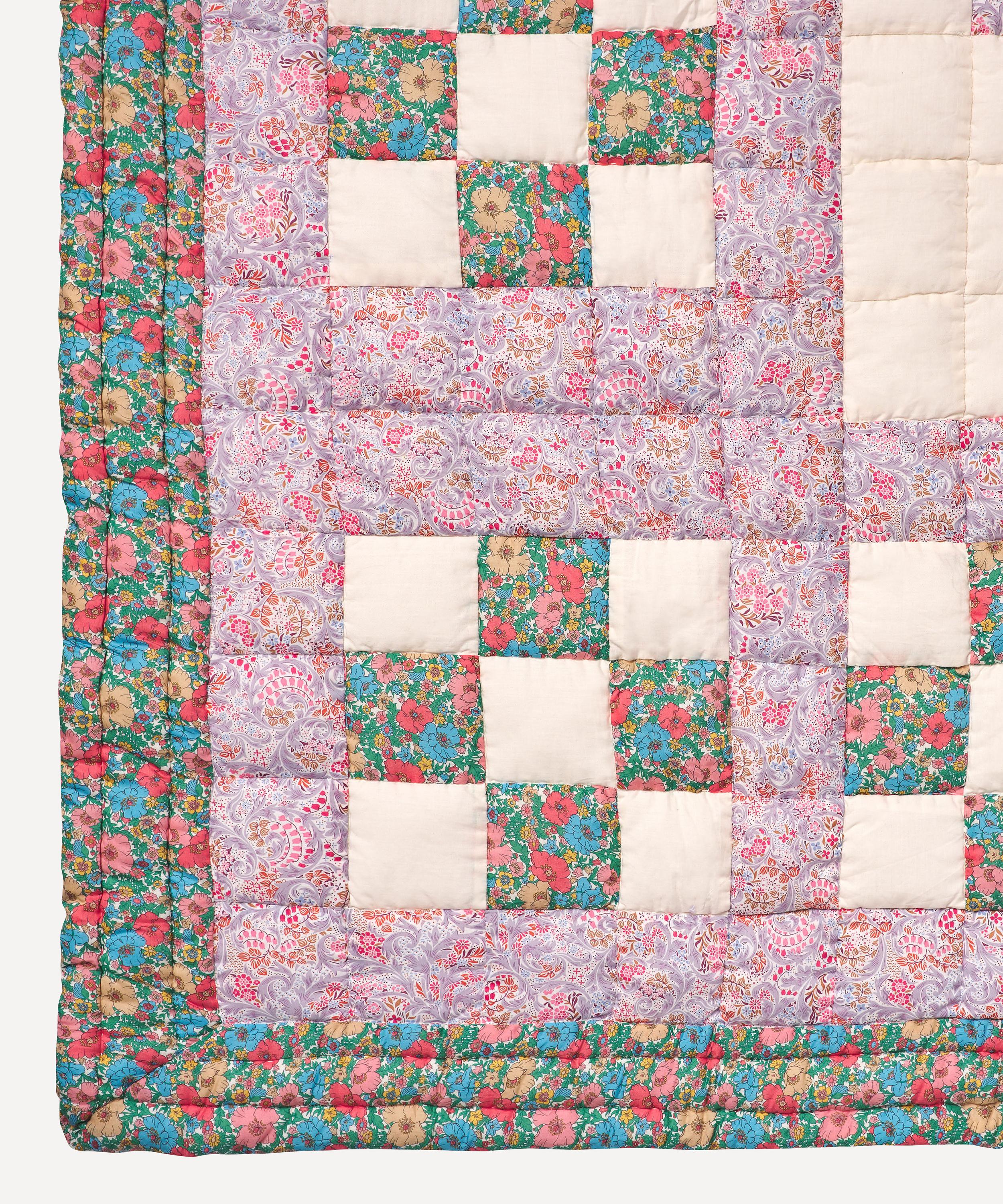 Projektityyny - Kaunokki Liberty Print Patchwork Quilt image number 2