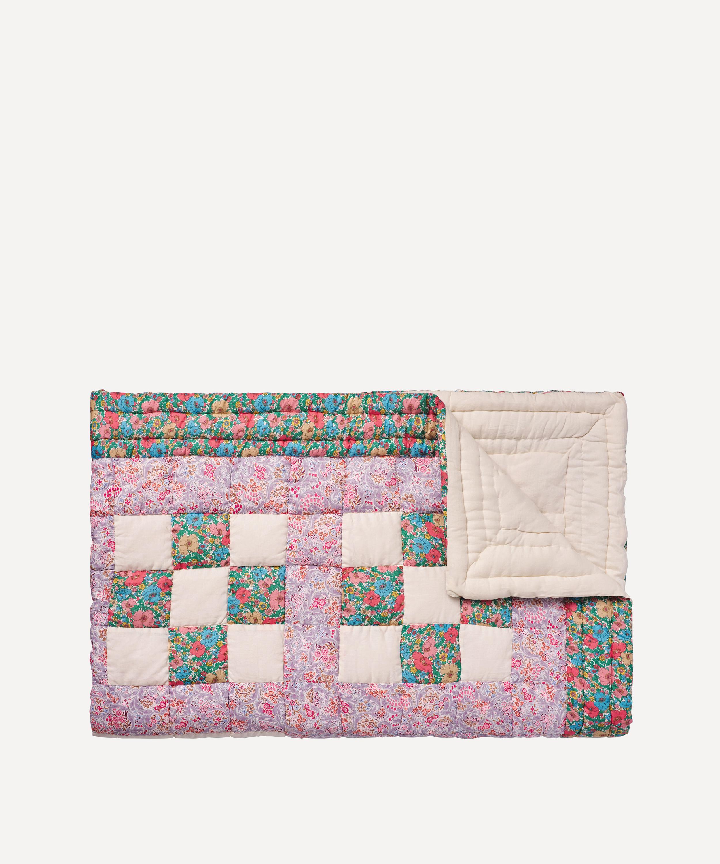 Projektityyny - Kaunokki Liberty Print Patchwork Quilt image number 0