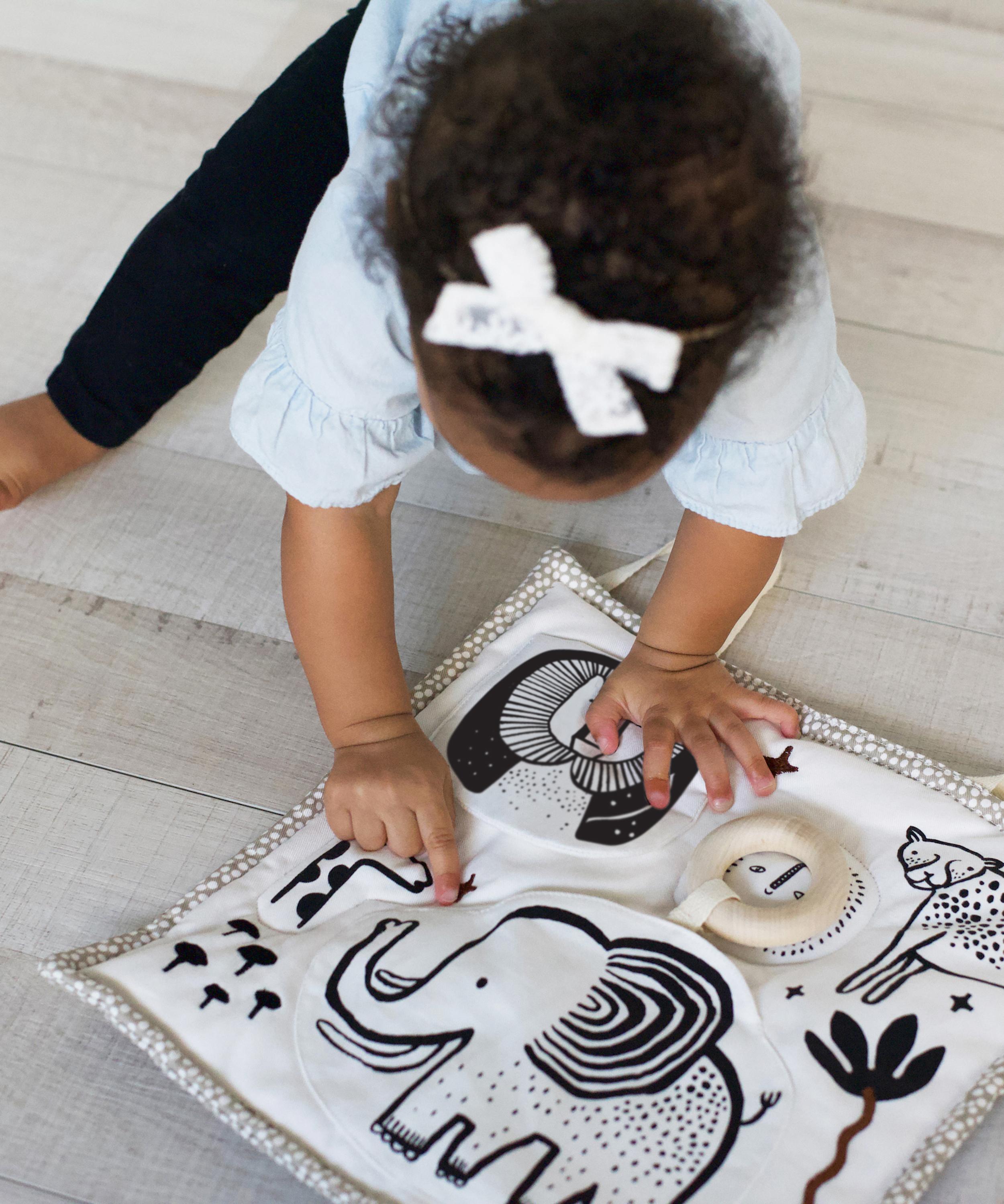 Wee Gallery - Safari Activity Pad image number 1