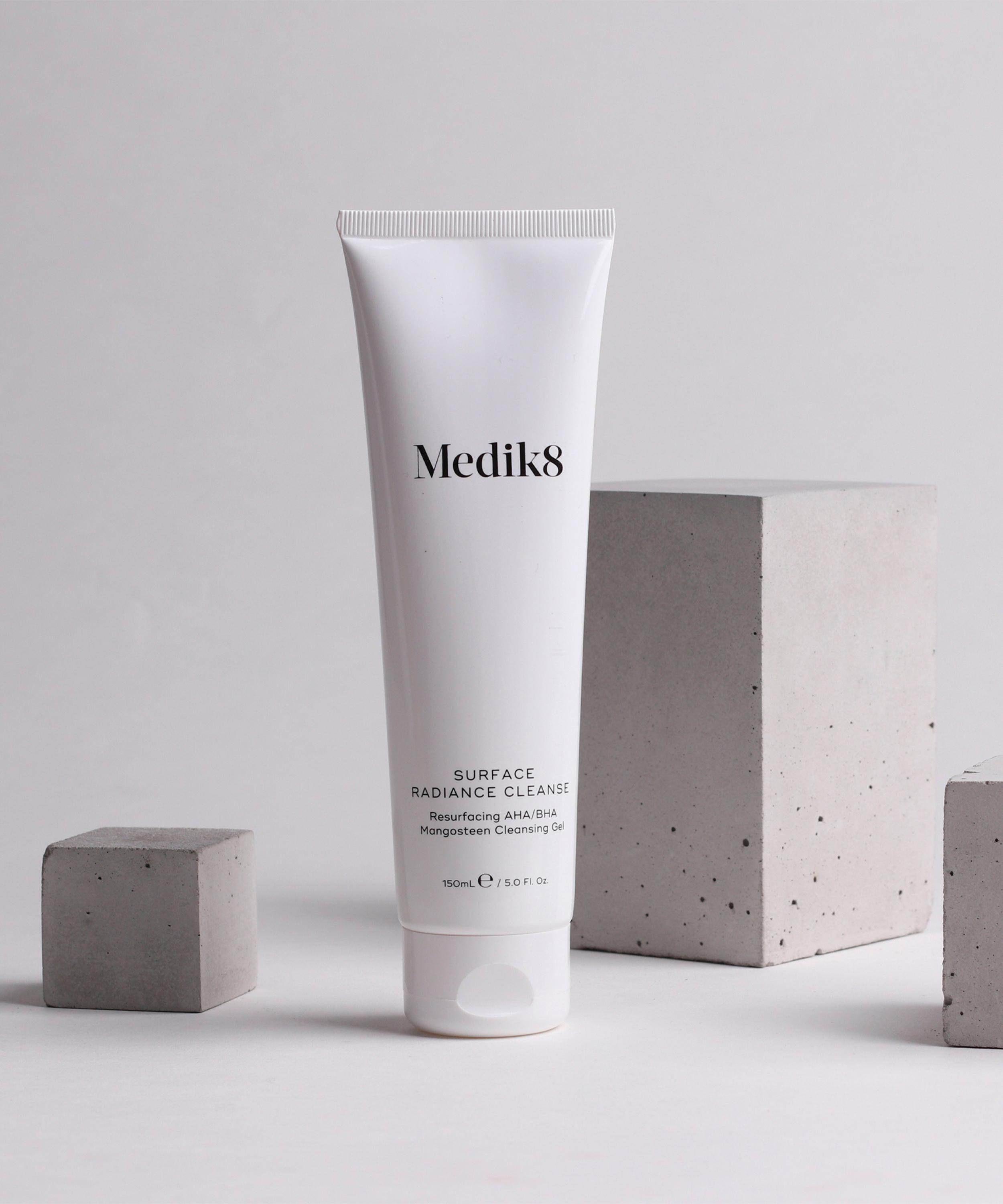 Medik8 - Surface Radiance Cleanse Gel 150ml image number 2