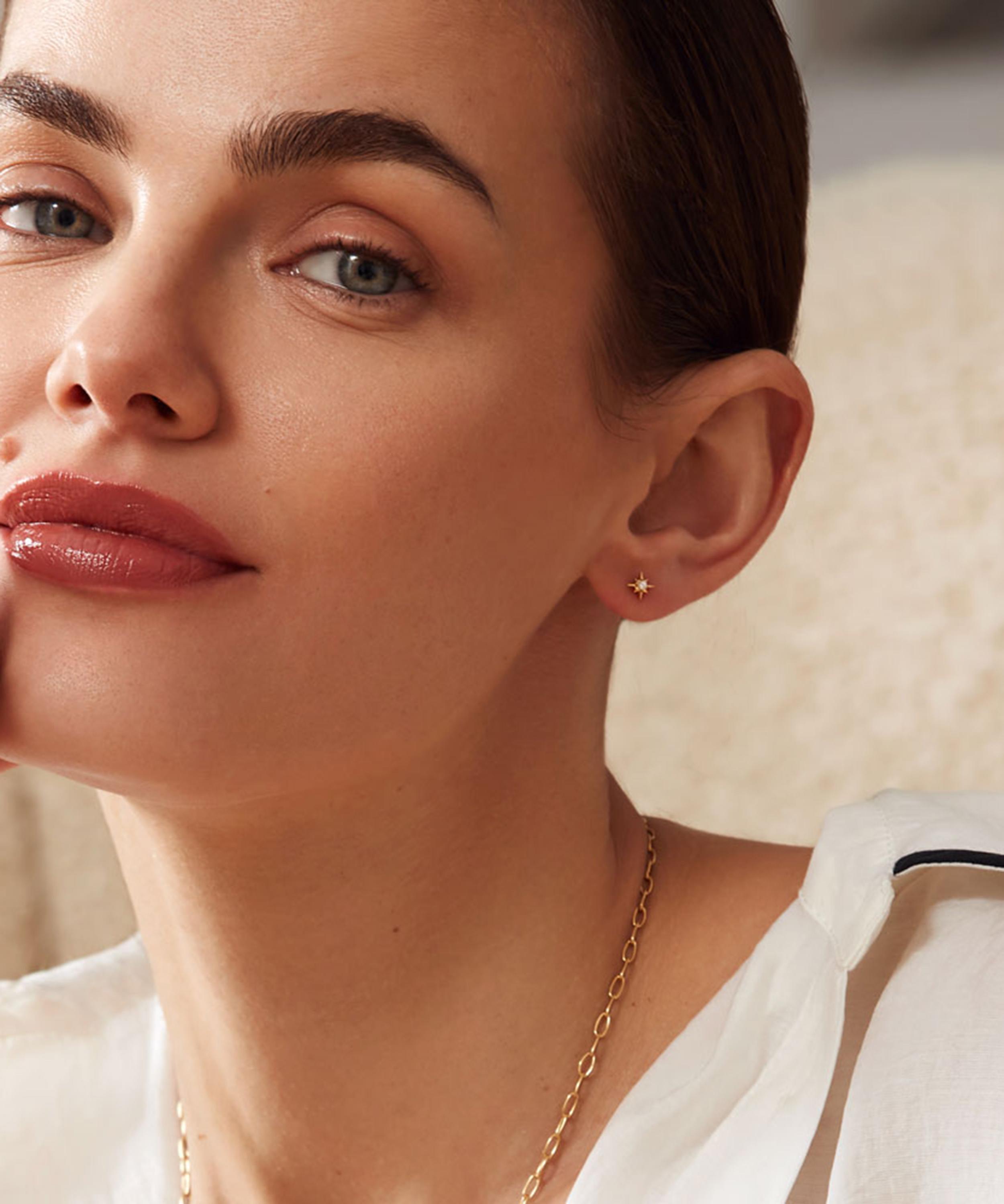 Astley Clarke - 18ct Gold Plated Vermeil Silver Polaris Star Stud Earrings image number 1