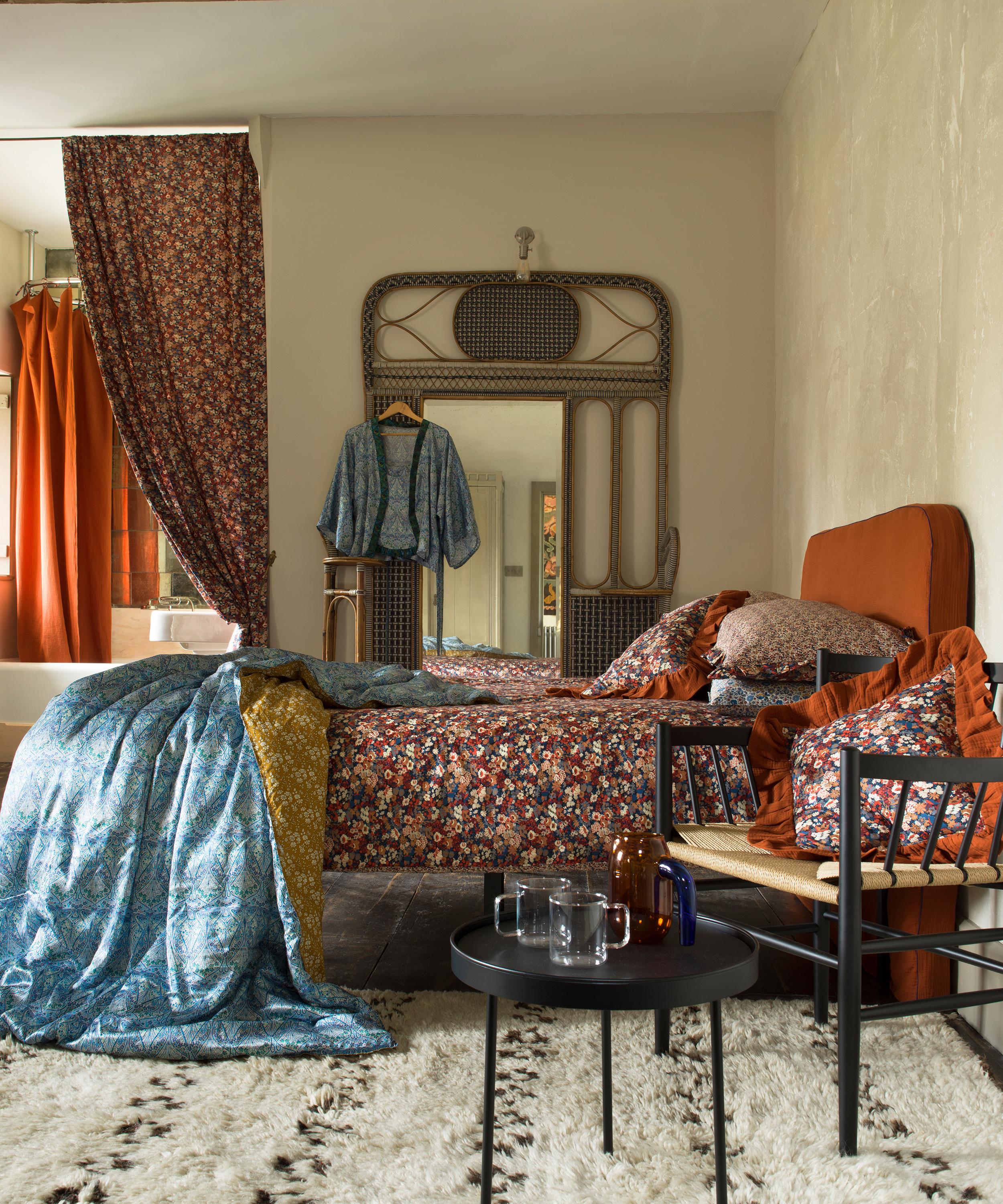 Coco & Wolf - Thorpe and Wiltshire Bud Super King Duvet Cover Set image number 1
