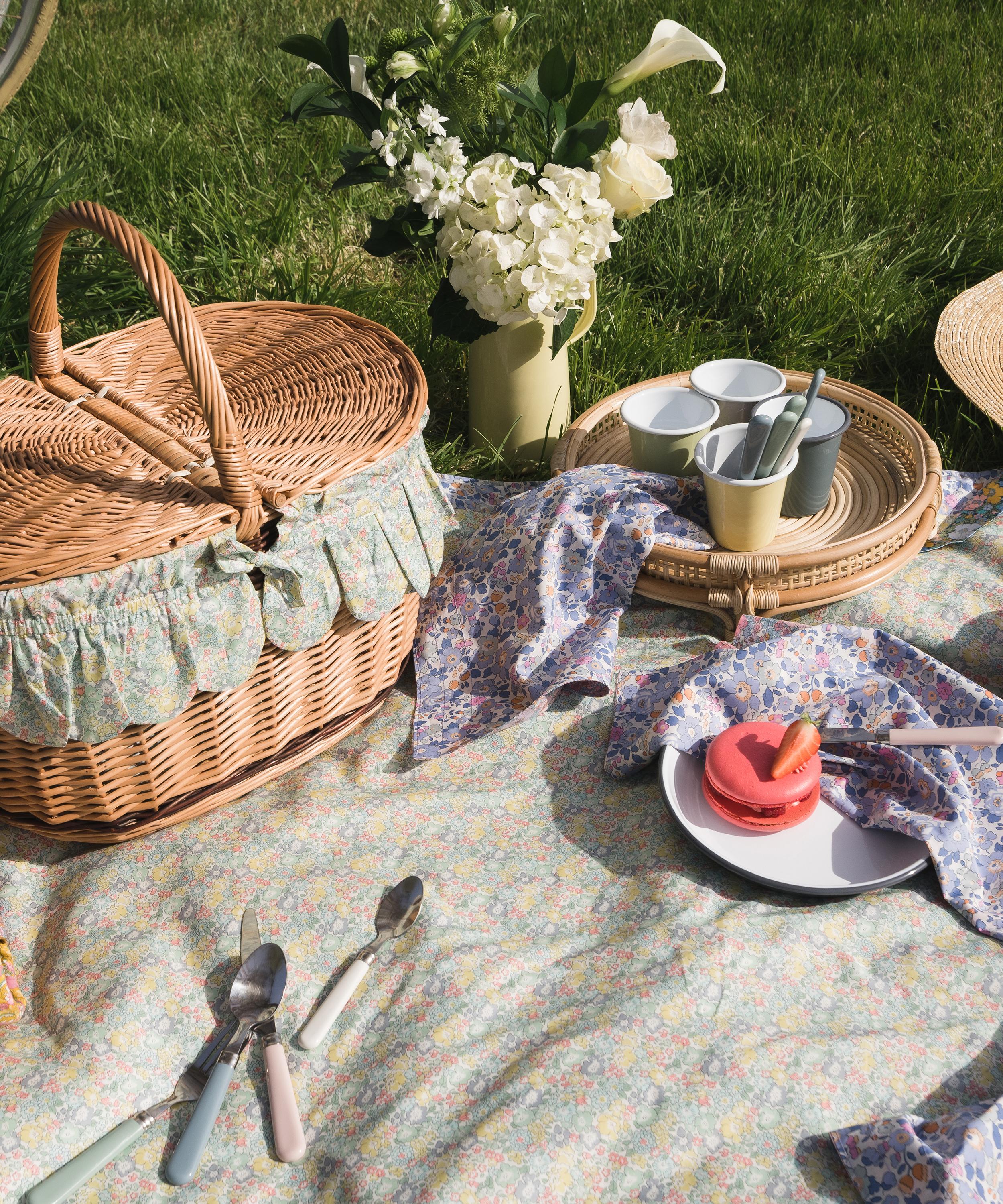 Coco & Wolf - Michelle Four-Person Filled Oval Wicker Picnic Basket image number 1