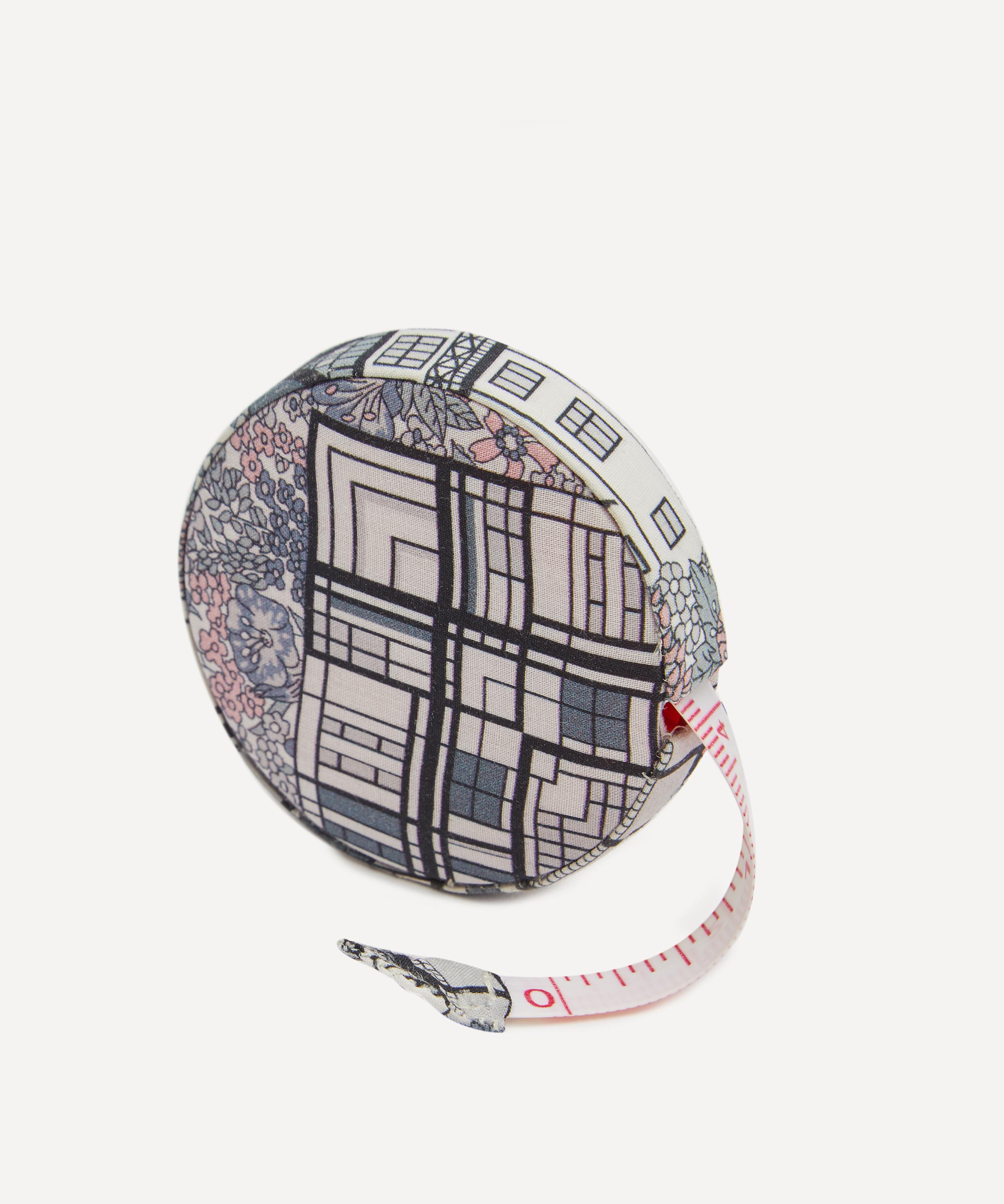 Liberty - Tudor Belle Print Measuring Tape image number 0