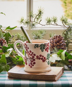 Emma Bridgewater - Hawthorn Berries Half-Pint Mug image number 1