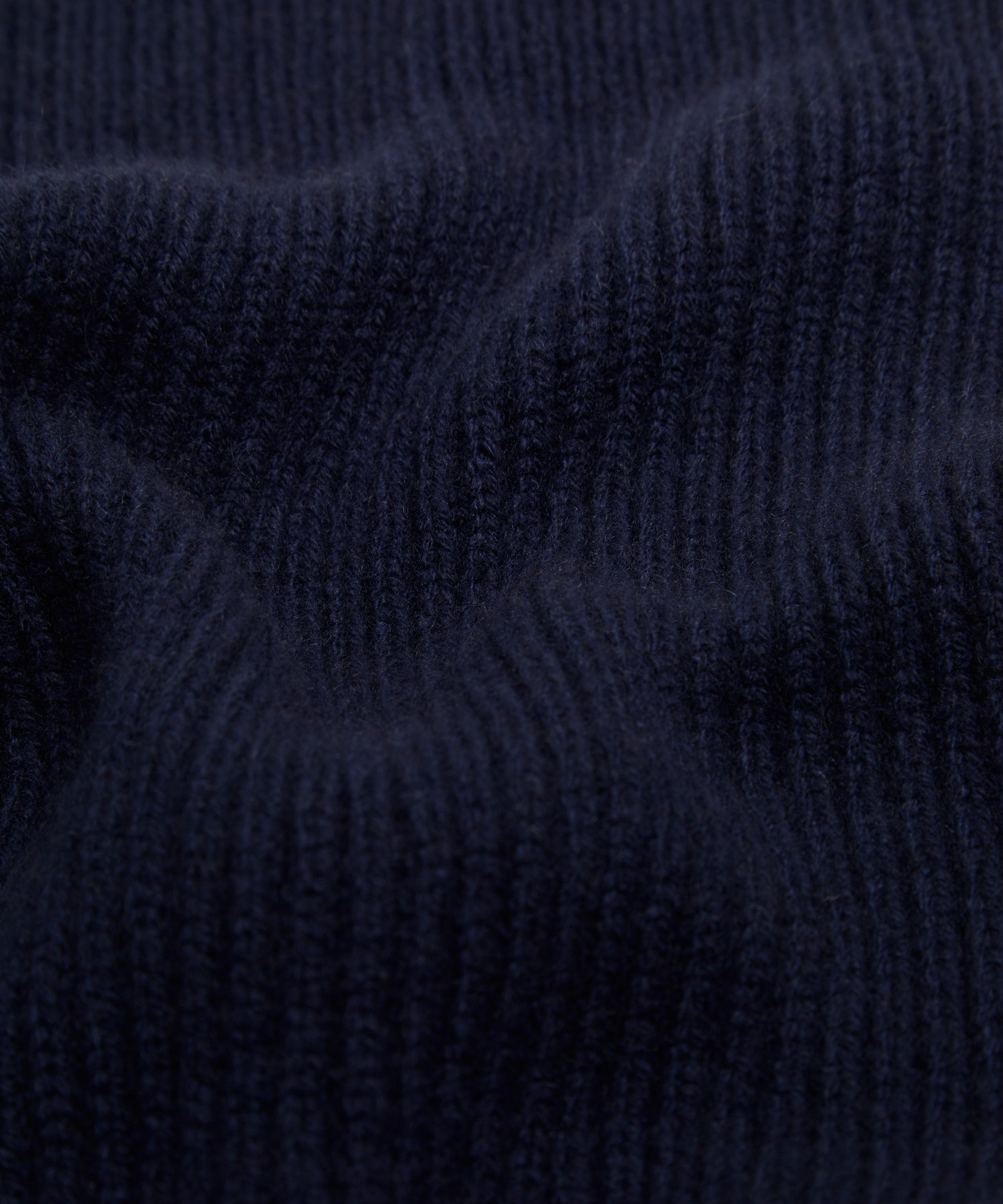 Johnstons of Elgin - Cashmere Ribbed Scarf image number 3