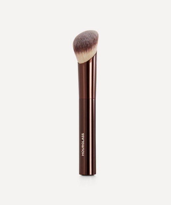 Hourglass - Ambient Soft Glow Foundation Brush image number null
