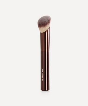 Hourglass - Ambient Soft Glow Foundation Brush image number 0