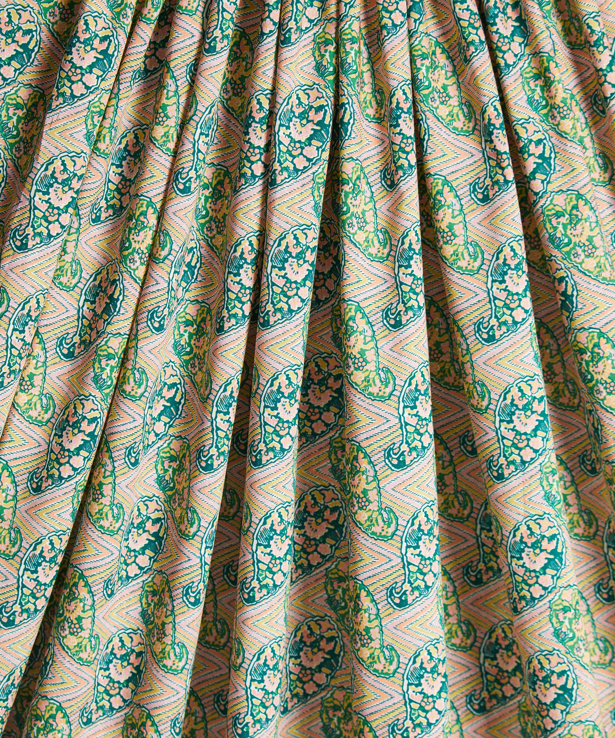 Liberty Fabrics - Zig-Zag Paisley Organic Tana Lawn™ Cotton image number 2