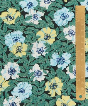 Liberty Fabrics - Wild Rosinda Organic Tana Lawn™ Cotton image number 4