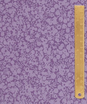Liberty Fabrics - Hyacinth Wiltshire Shadow Lasenby Quilting Cotton image number 4
