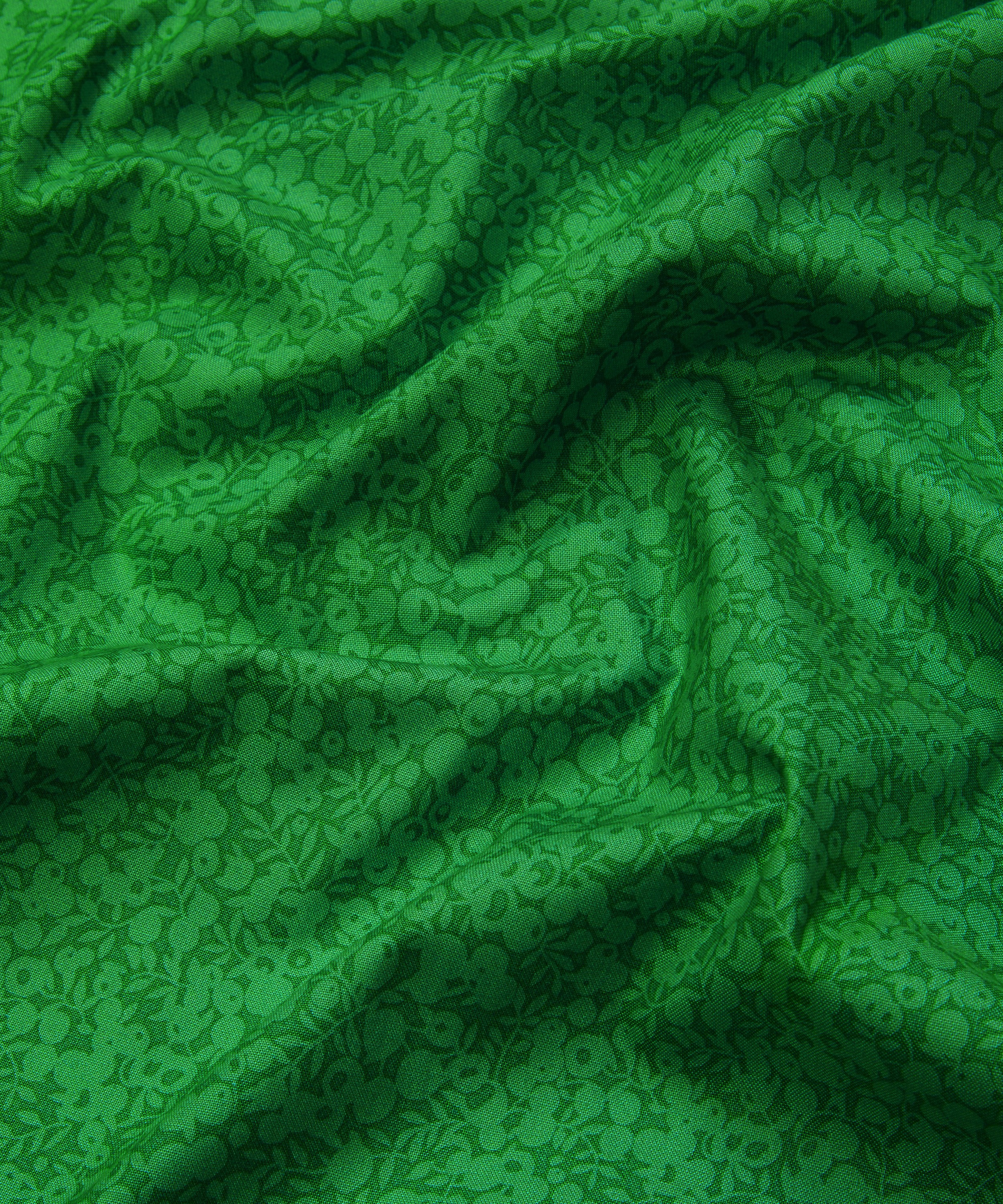 Liberty Fabrics - Clover Wiltshire Shadow Lasenby Quilting Cotton image number 3