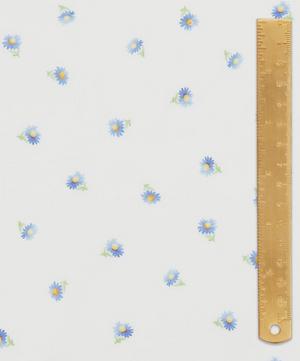 Liberty Fabrics - Daisy Scatter Cotton Poplin image number 4