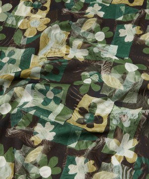 Liberty Fabrics - Vita Flora Tana Lawn™ Cotton image number 3