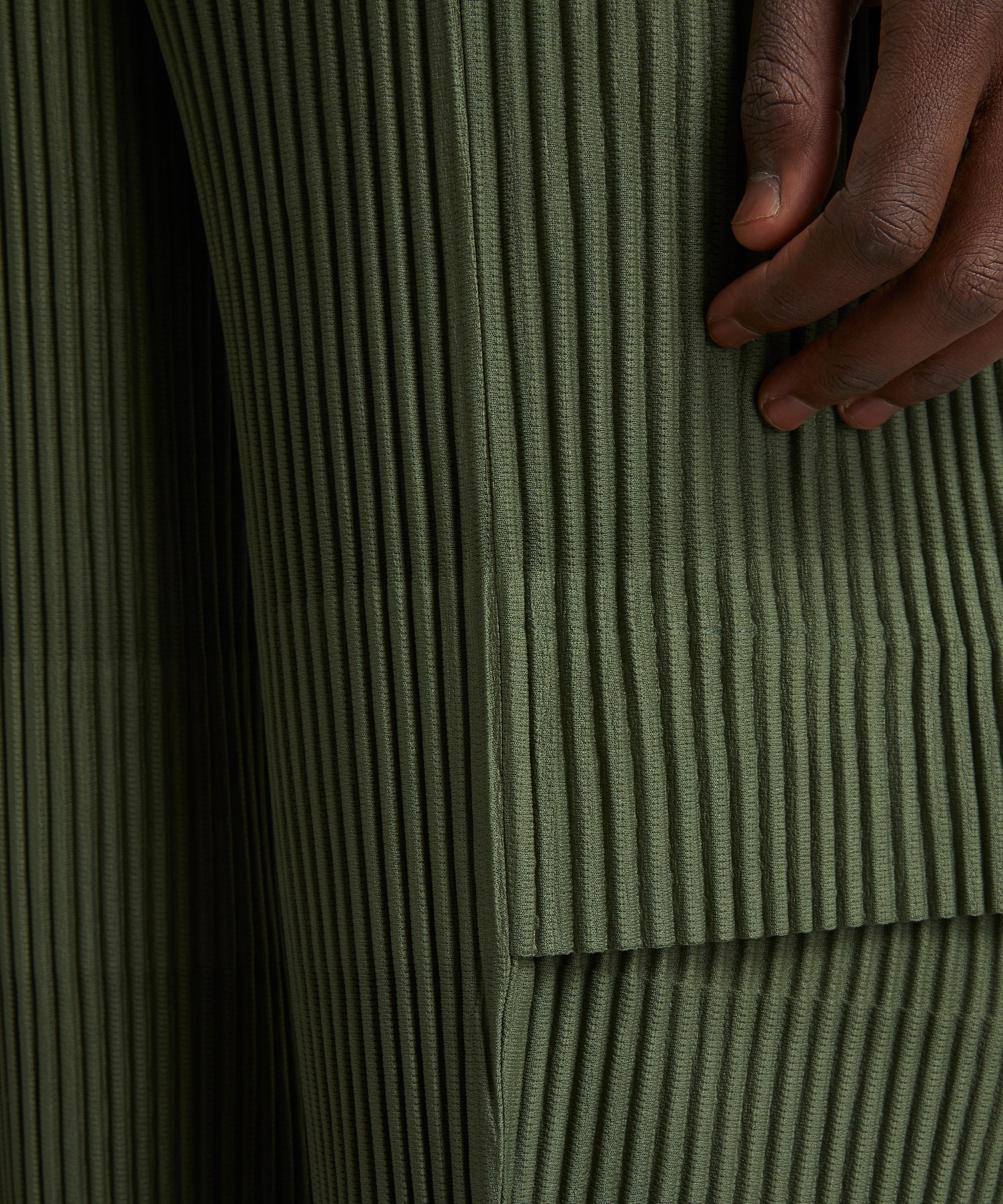 Homme Plissé Issey Miyake Pleated Trousers vs Zara Oversize Pleated Trousers