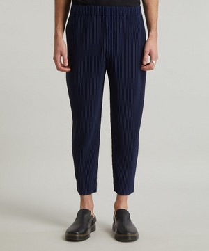 HOMME PLISSÉ ISSEY MIYAKE - MC December Pleated Tapered-Trousers image number 2