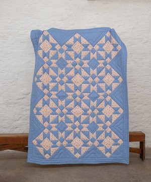 Projektityyny - Pohjola Cornflower Blue Patchwork Quilt image number 1