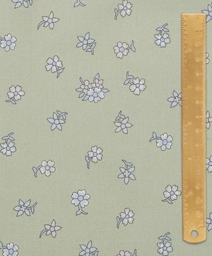 Liberty Fabrics - Hampton Sprig Lasenby Quilting Cotton image number 4