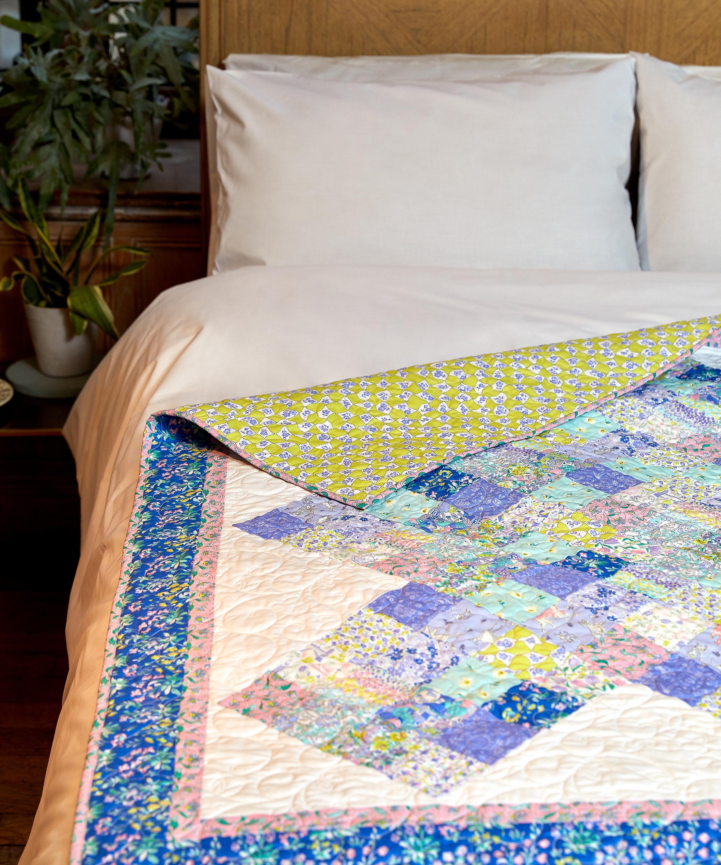 Liberty Fabrics - Dulwich Daisy Lasenby Quilting Cotton image number 1