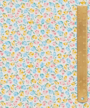 Liberty Fabrics - Tiny Tulips Lasenby Quilting Cotton image number 4