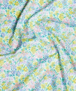 Liberty Fabrics - Kew Blooms Lasenby Quilting Cotton image number 3