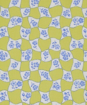 Liberty Fabrics - Picnic Posy Lasenby Quilting Cotton image number 0