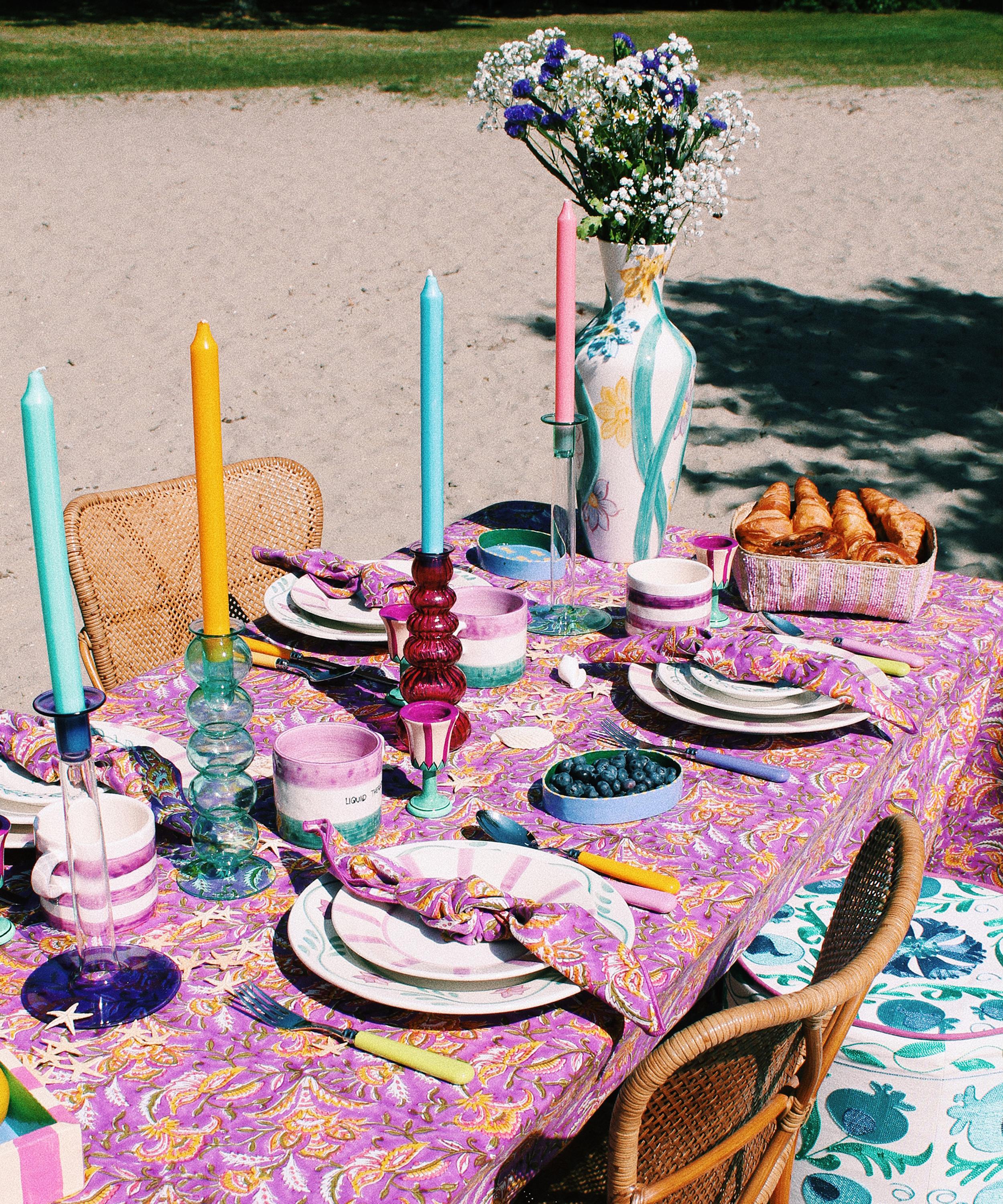 Anna + Nina - Bed of Flowers 255x150cm Tablecloth image number 1