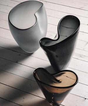 Hadeland Glassverk - Cocoa Fold Vase image number 2