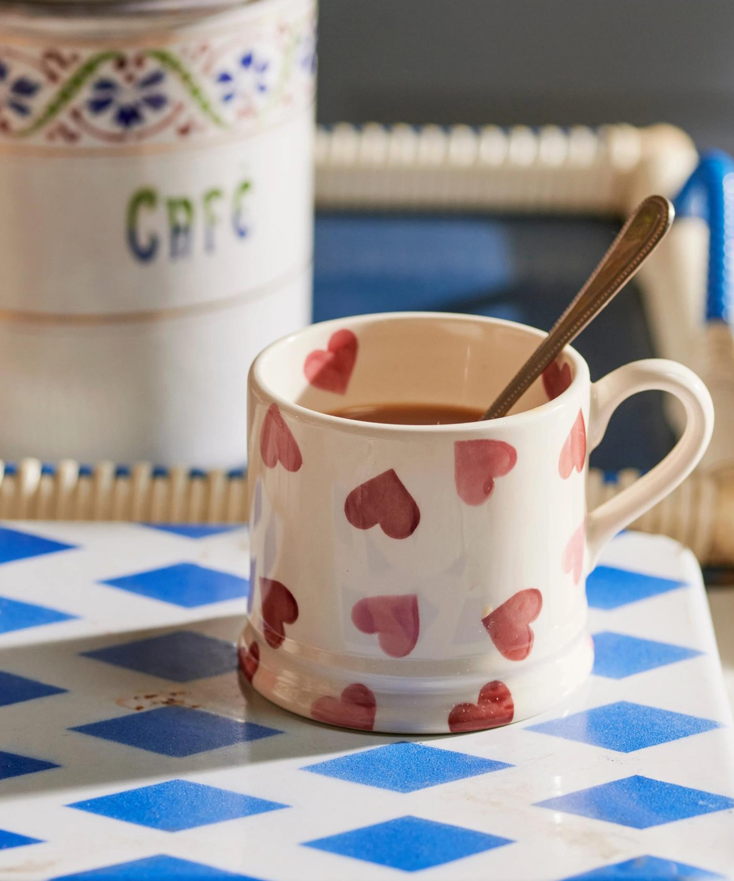 Emma Bridgewater - Pink Hearts Small Mug image number 2