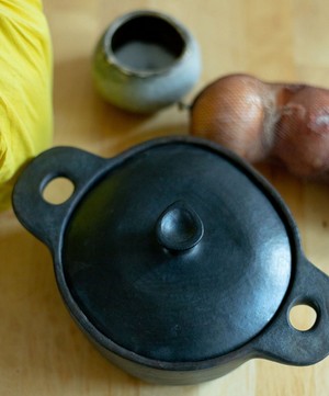 Tiipoi - Longpi Karipot Small Cooking Pot image number 1