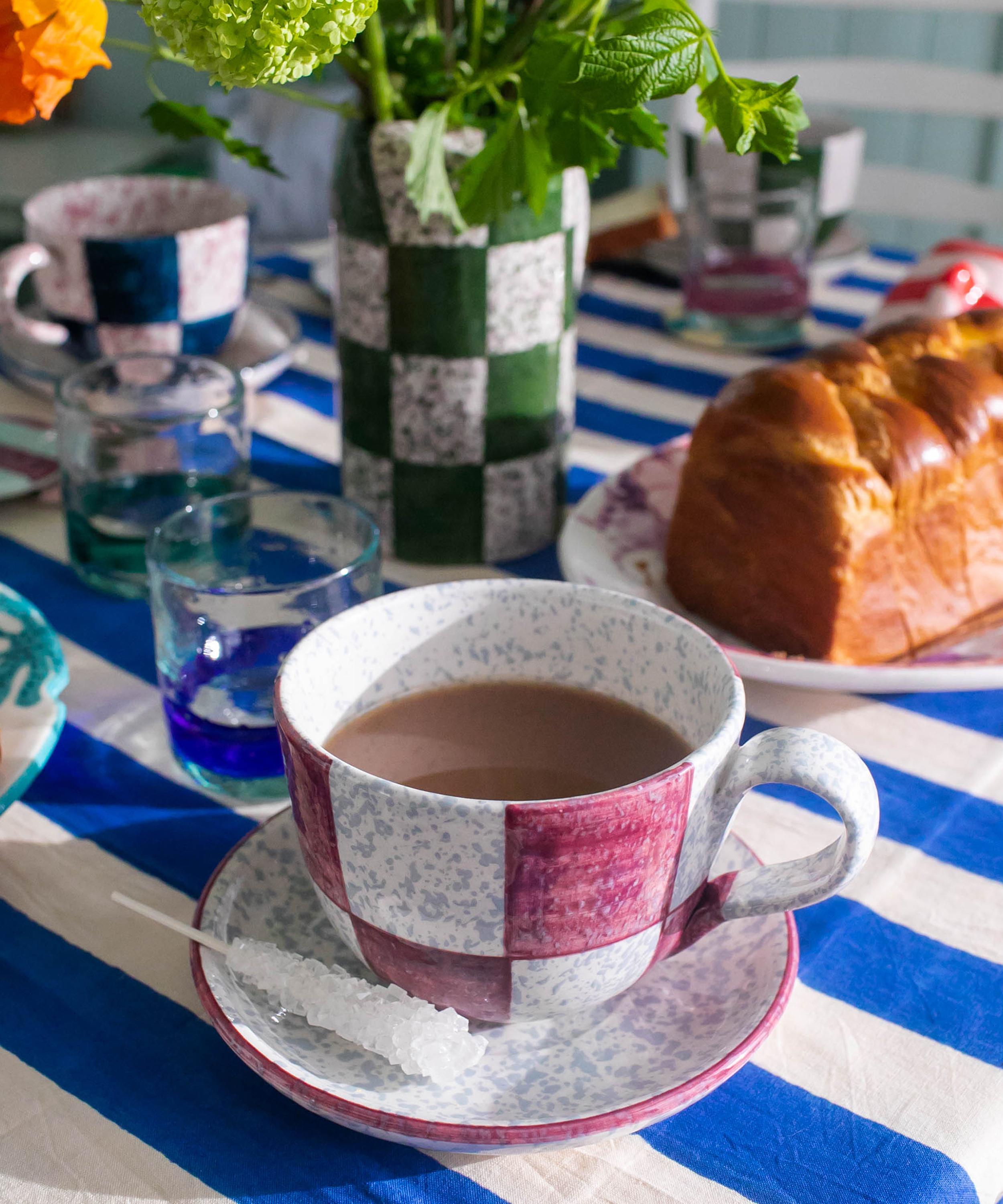 Vaisselle - Hot Stuff Raspberry Jumbo Teacup and Saucer image number 1