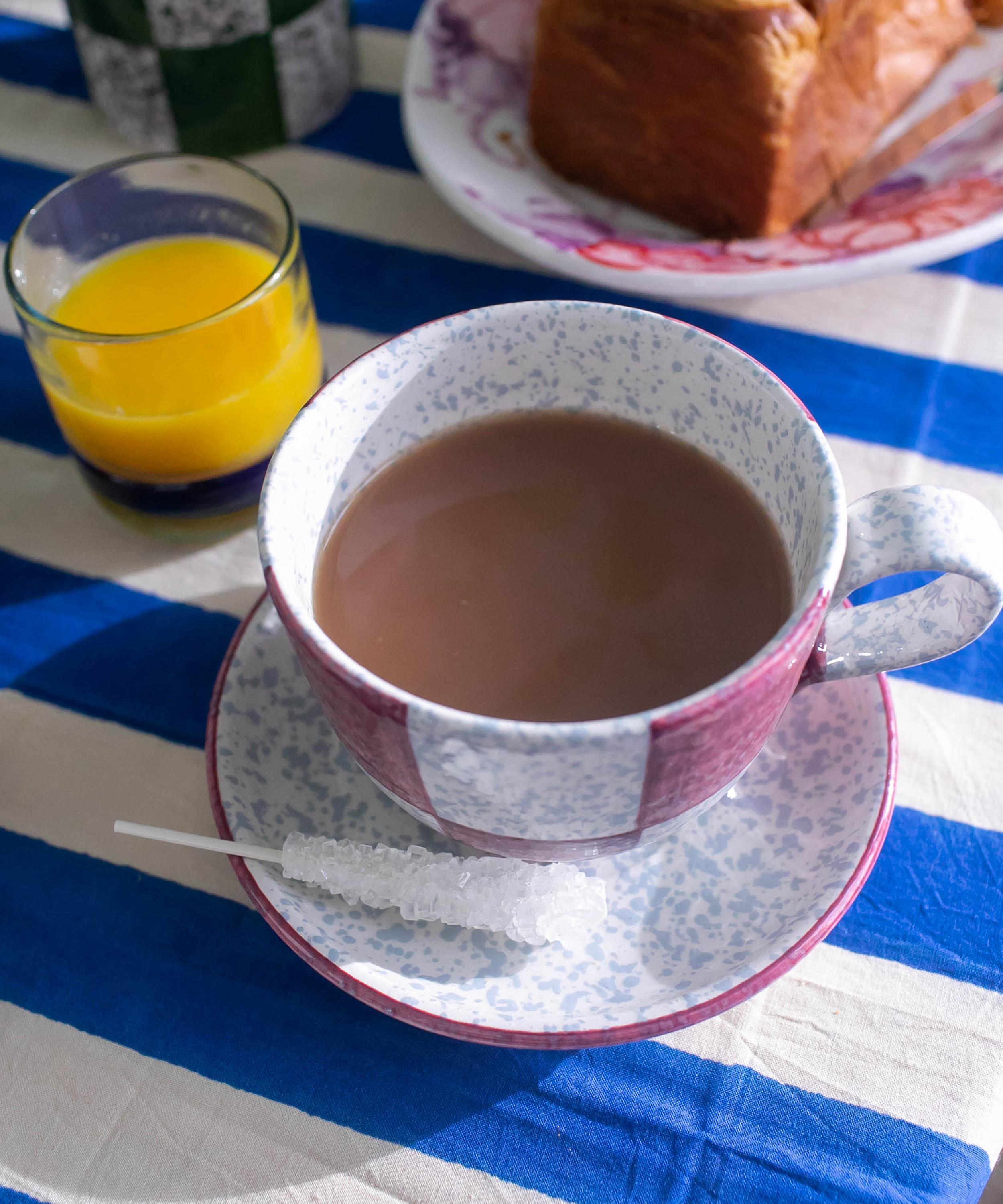 Vaisselle - Hot Stuff Raspberry Jumbo Teacup and Saucer image number 2