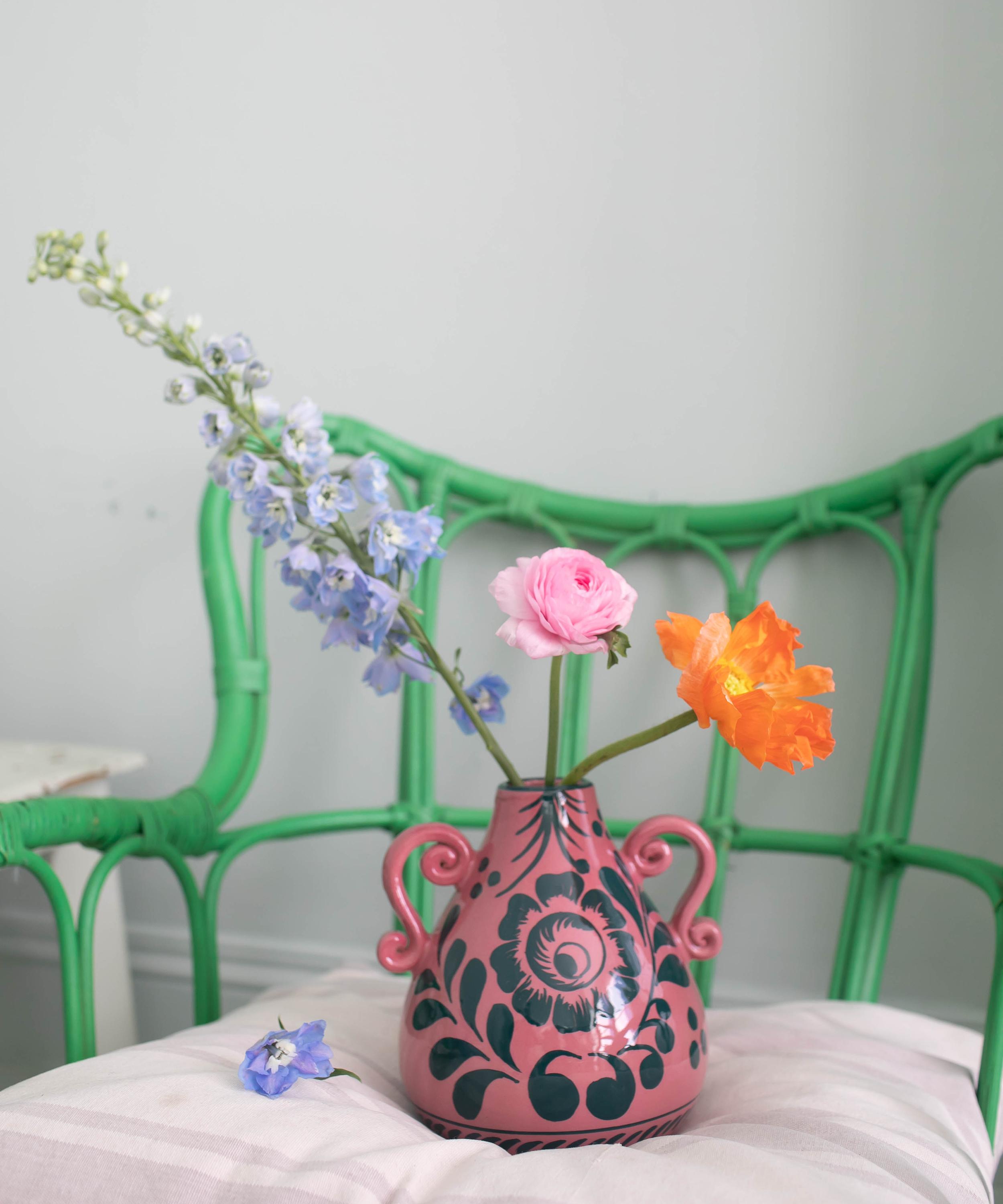 Vaisselle - Amphora Raspberry Vase image number 1