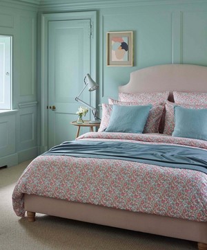 Liberty - Betsy Pink Tana Lawn™ Cotton Double Duvet Set image number 1