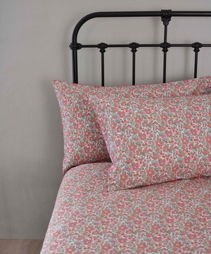 Liberty - Betsy Pink Tana Lawn™ Standard Pillowcase image number 1