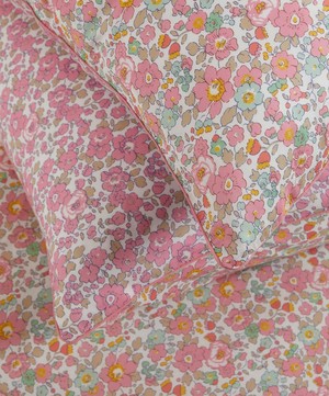 Liberty - Betsy Pink Tana Lawn™ Standard Pillowcase image number 3