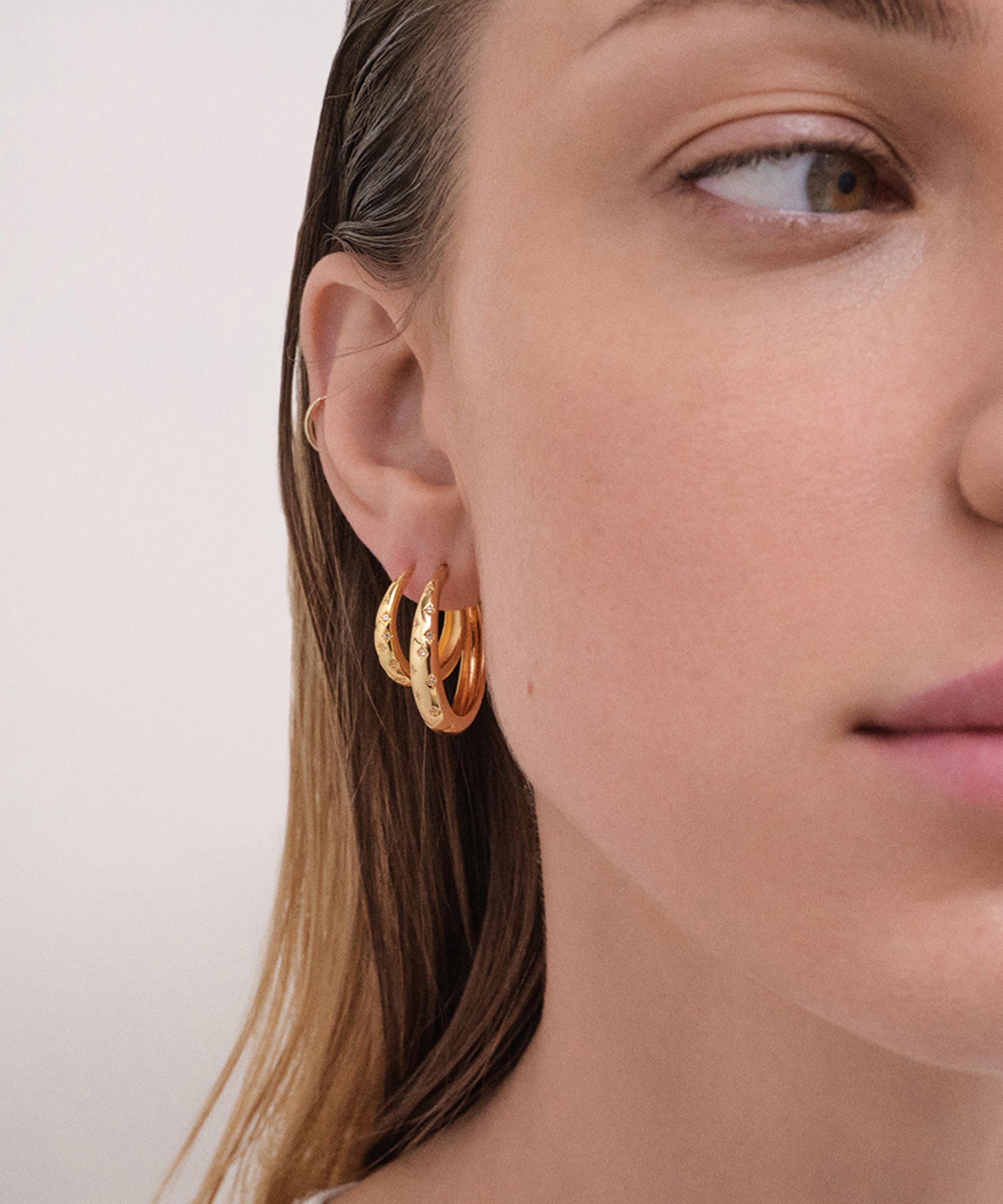 Astley Clarke - 18ct Gold-Plated Vermeil Silver Tiny Star Hoop Earrings image number 2