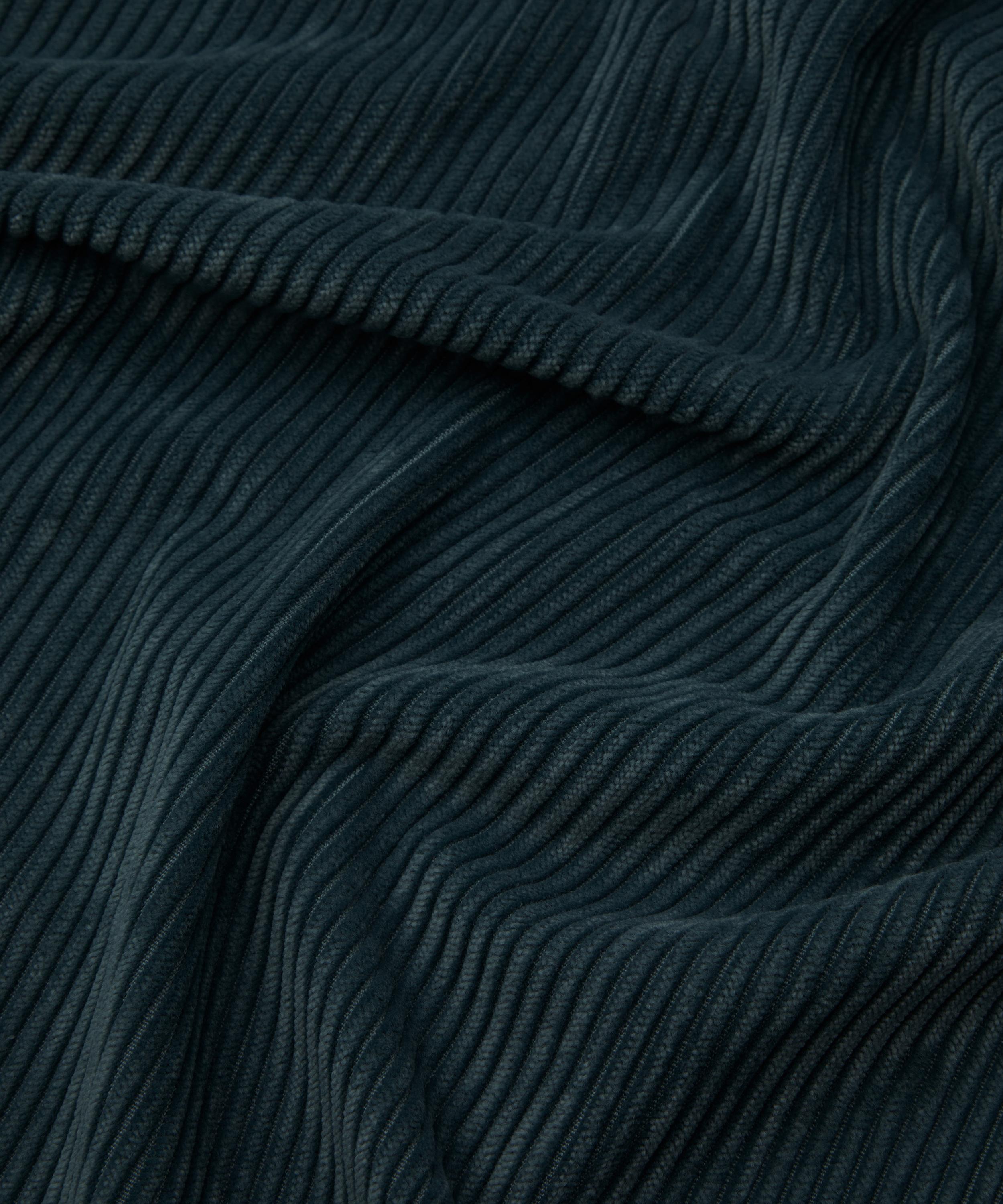 Liberty Interiors - Isola in Bettle image number 4