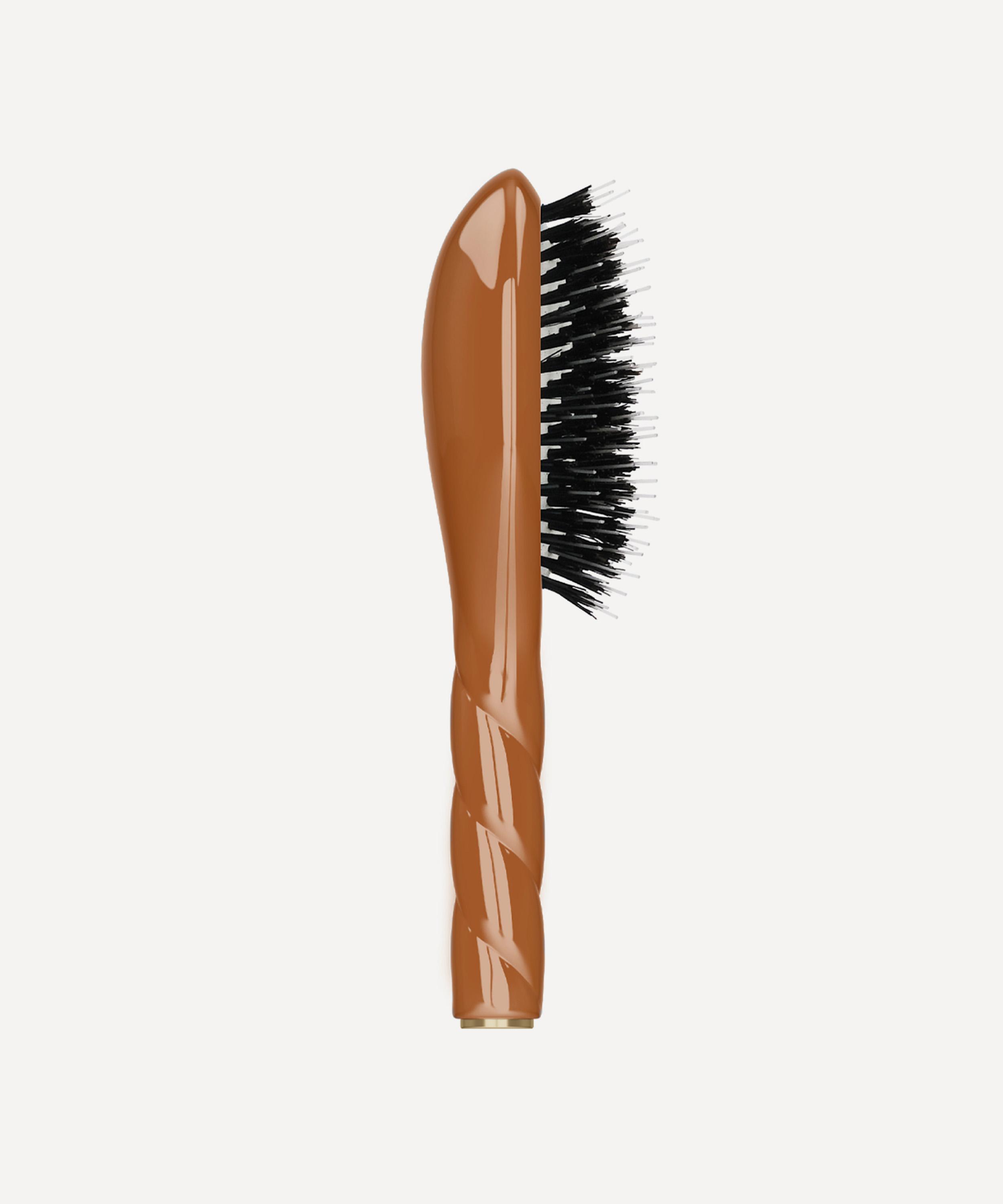 La Bonne Brosse - N.02 THE ESSENTIAL All Purpose Petite Brush image number 1