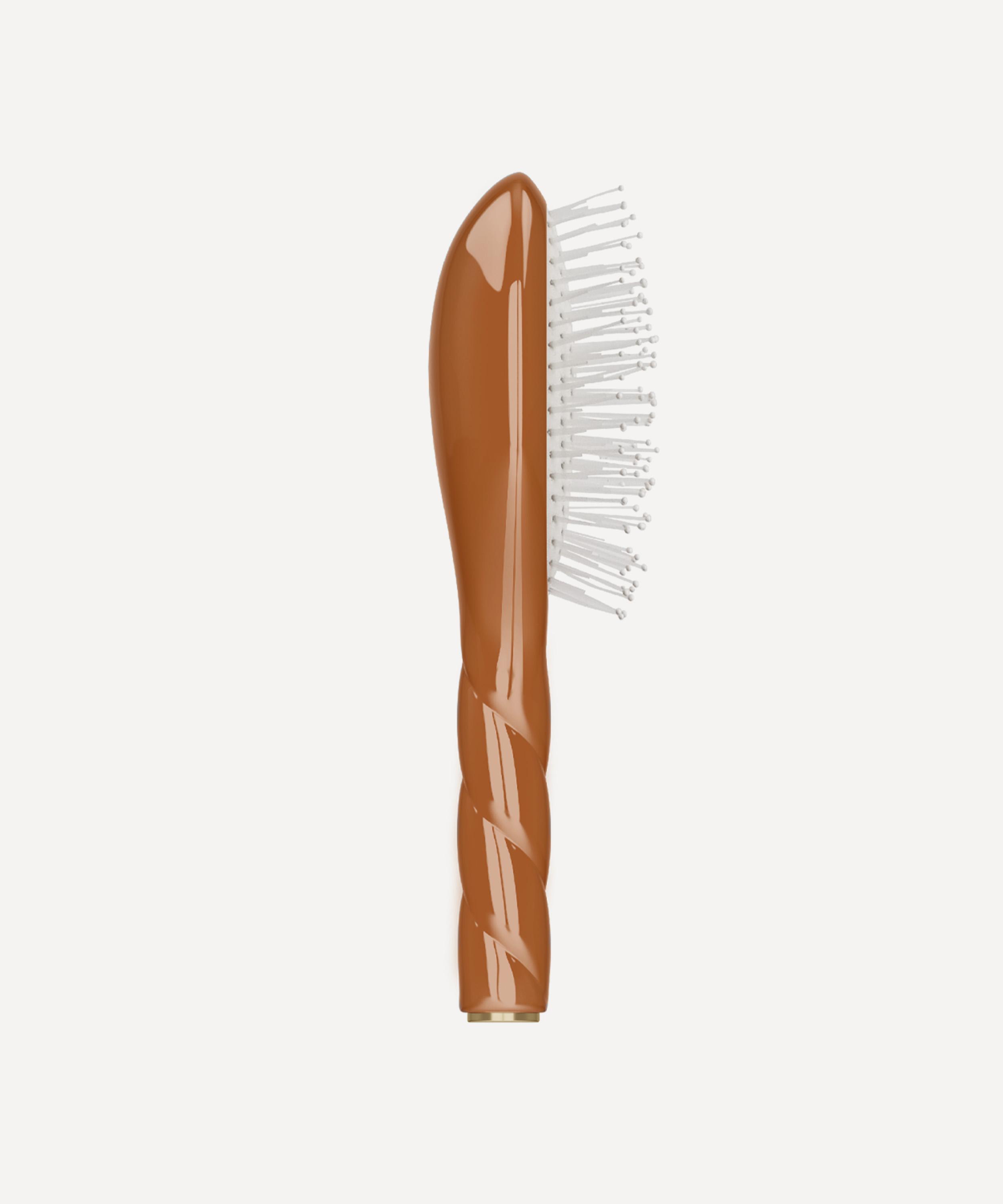 La Bonne Brosse - N.04 THE MIRACLE Detangling Scalp Petite Brush image number 1