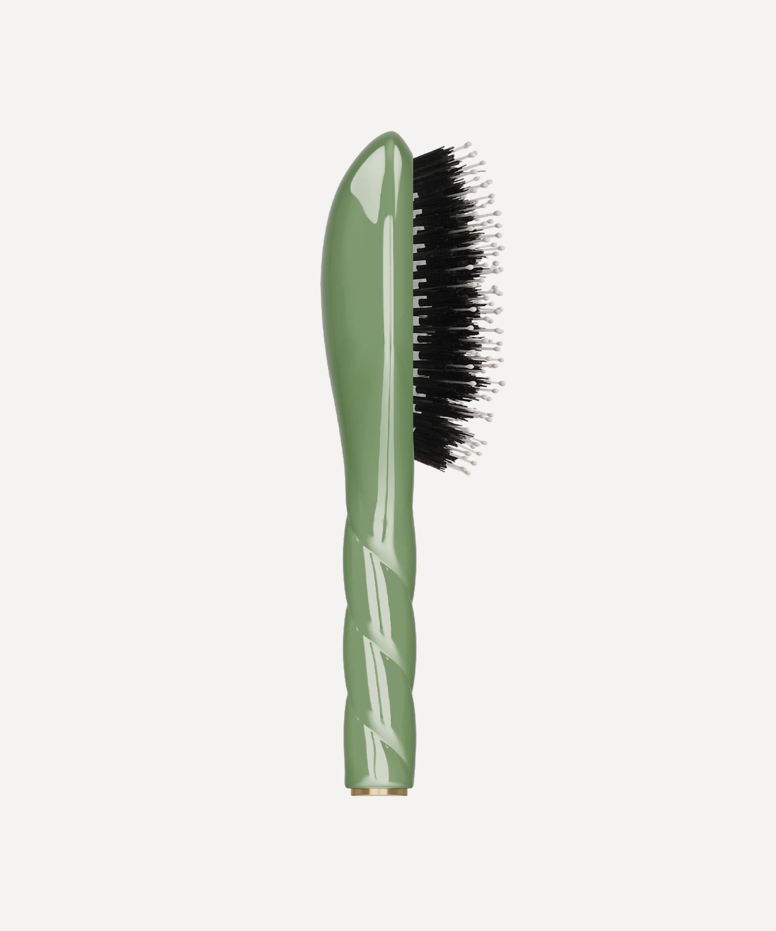 La Bonne Brosse - N.03 THE ESSENTIAL SOFT Petite Brush image number 1